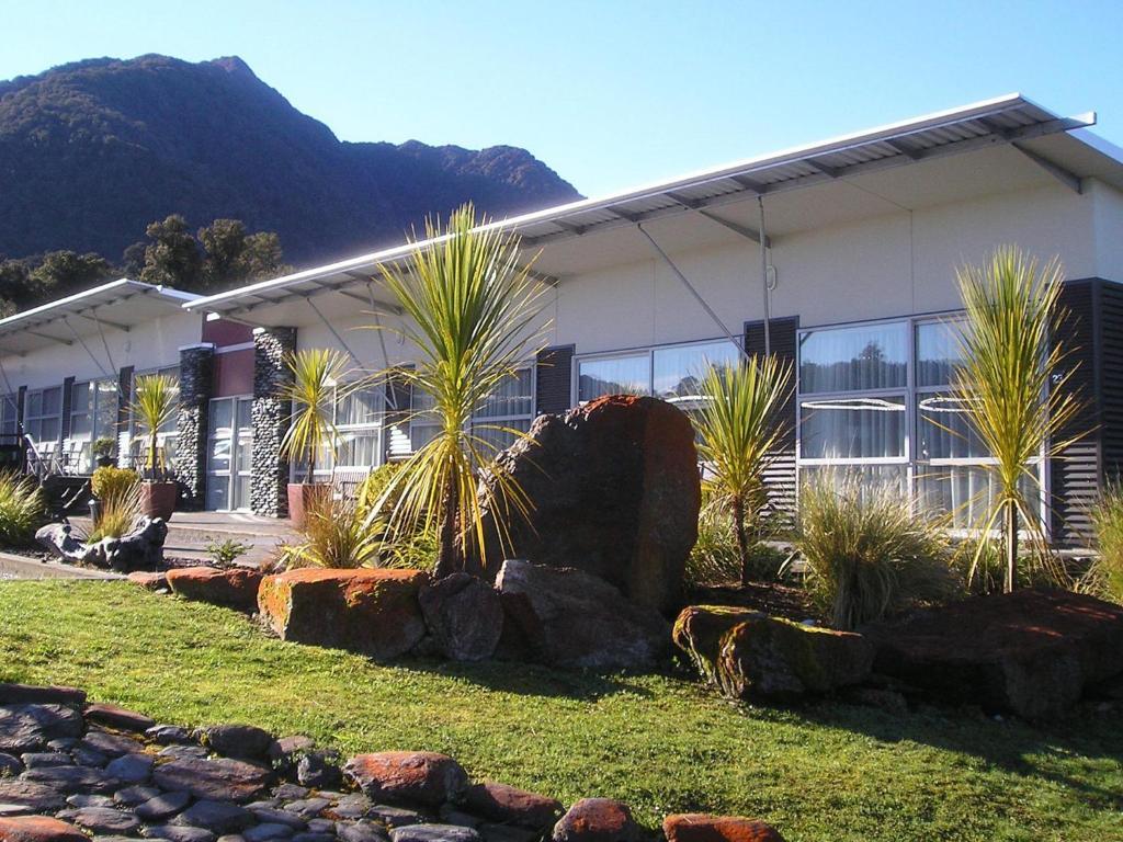 The Westhaven Motel Fox Glacier Exterior photo